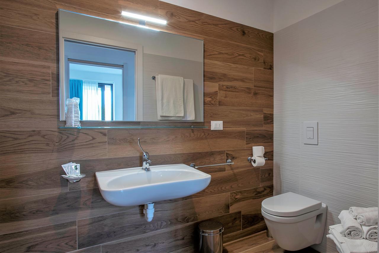 Aparthotel Miramare Градо Екстериор снимка