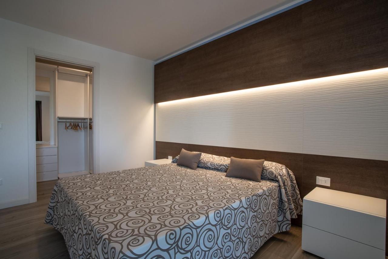 Aparthotel Miramare Градо Екстериор снимка