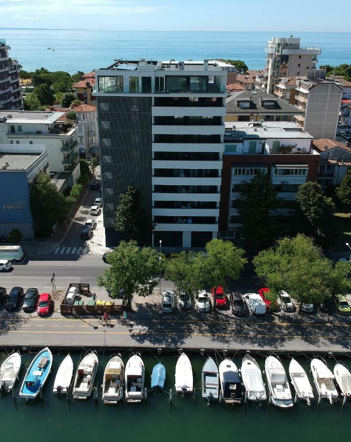 Aparthotel Miramare Градо Екстериор снимка